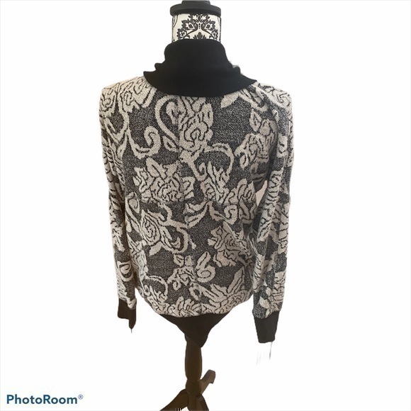 Black and white floral Xhilaration cardigan - Picture 1 of 6